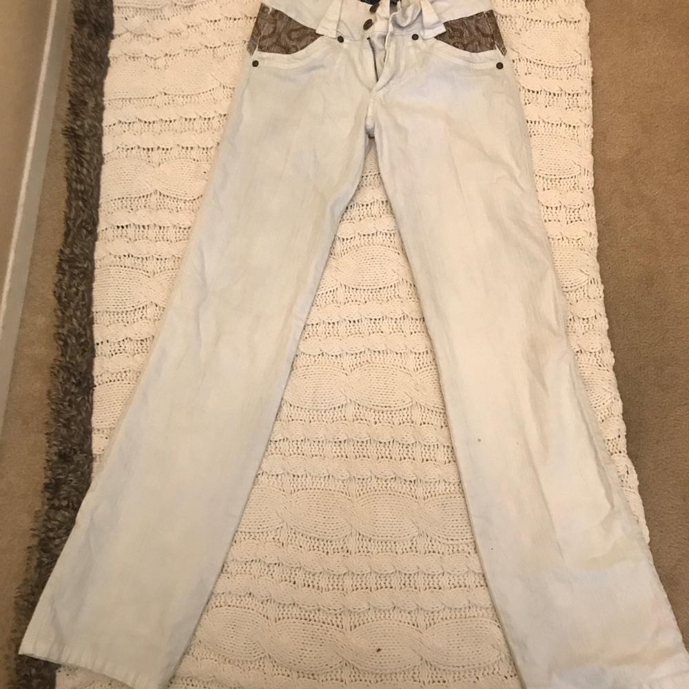 White Columbian Butt lift Jeans